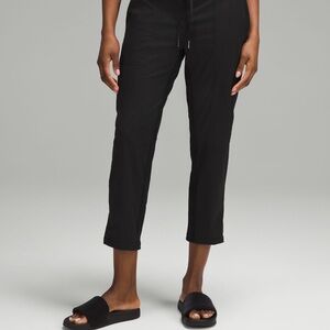 Dance Studio mid rised cropped pants